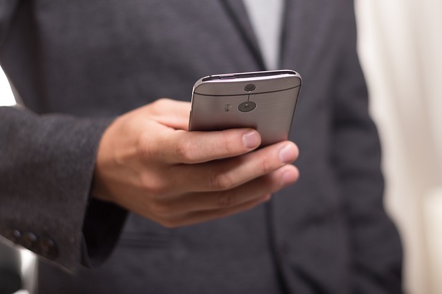 ESPIÃO: Marido flagra traição em motel após instalar rastreador em celular