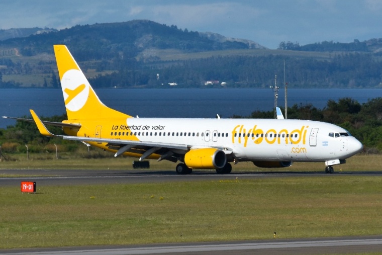 DISPUTA: Flybondi é a terceira low cost a operar voos para o Brasil