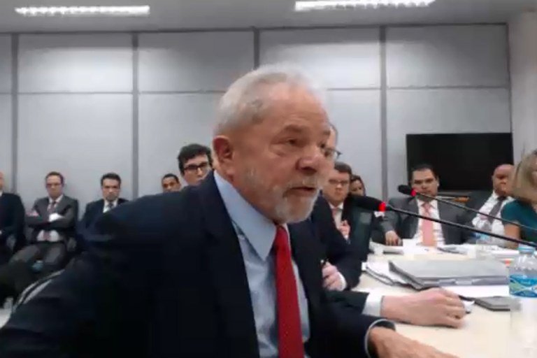 LAVA JATO: Lula é denunciado por lavagem de R$ 1 milhão em negócio na Guiné