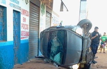 TRÁGICO - Imprudência no trânsito provoca morte de jovem na zona Leste - FOTOS