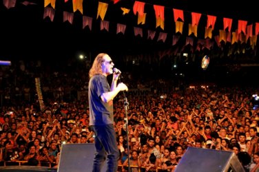 Show de Alceu Valença marca a abertura do Circuito Junino 2015