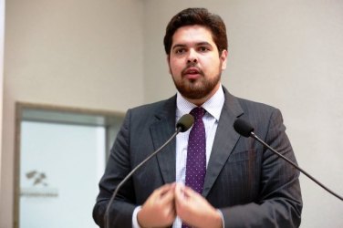 Deputado cobra manutenção do auxilio alimentação