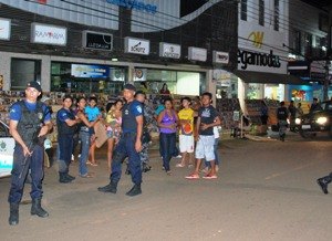 SEM PISTA - Bandido invade loja no centro da capital e assalta os caixas