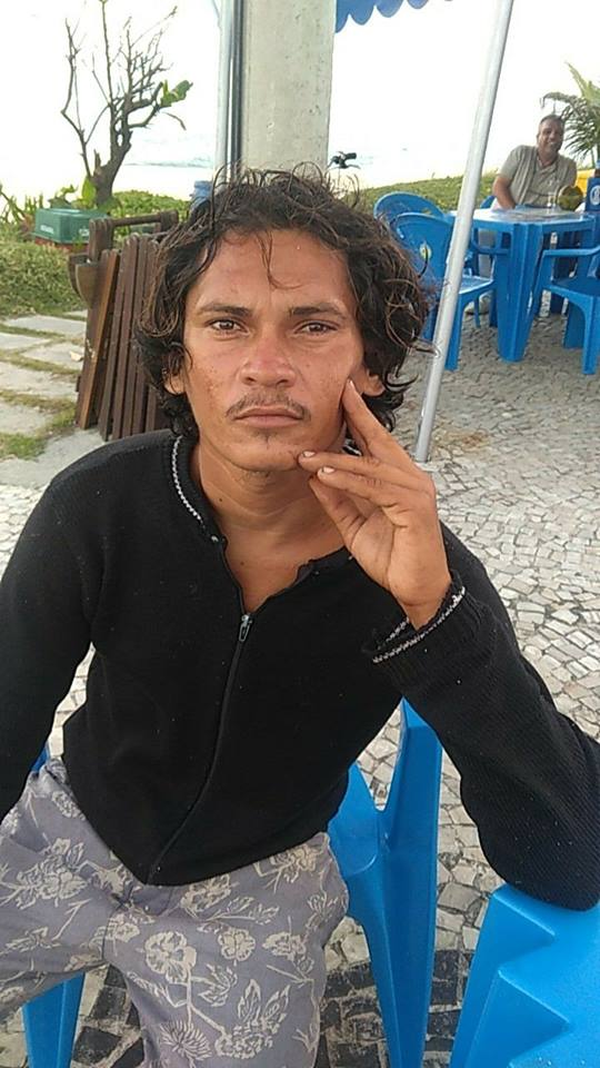 TRISTE: Homem que diz ser de RO vive nas ruas do Rio de Janeiro e quer retornar