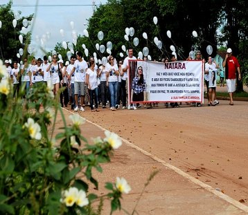 CASO NAIARA - Pais de jovem morta brutalmente fazem caminhada pela paz na capital