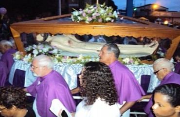 Fieis da capital celebram com procissão a morte de Jesus Cristo – Confira Fotos