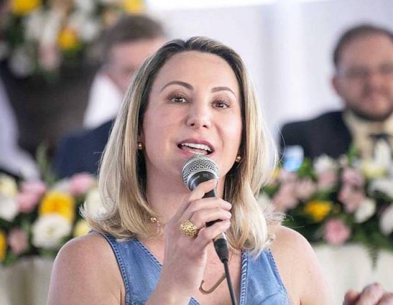 Pré-candidata a deputada federal, Jaqueline Cassol alerta sobre “fake news”