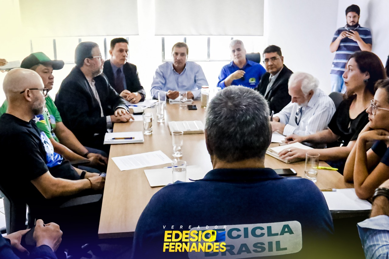 SOLUÇÕES: Edesio se reúne com prefeito para discutir reciclagem de vidros e resíduos