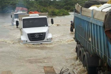 CHEIA - Tráfego na BR 364 está suspensa temporariamente em Jacy Paraná