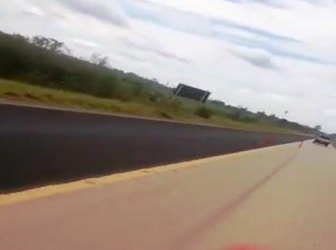 Asfalto “casca de ovo” na BR-364 revolta motoristas – Vídeo