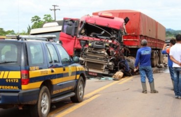 JARU -  Motorista dorme no volante e acaba provocando acidente