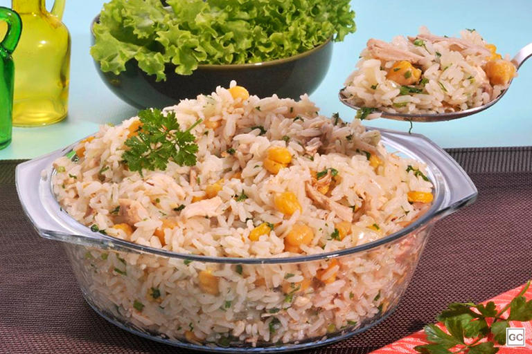 SUPER RÁPIDO: Arroz árabe com frango é uma receita prática de fazer em casa
