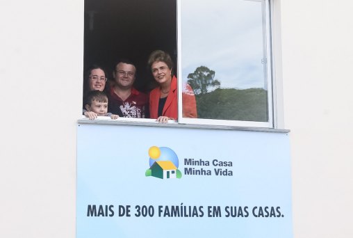 Eletrodomésticos são retirados de residência após visita de Dilma