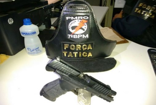 Força Tática do 7 BPM apreende arma simulacro após briga de trânsito