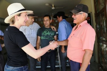 População de Ouro Preto declara apoio à Jaqueline Cassol e Carlos Magno