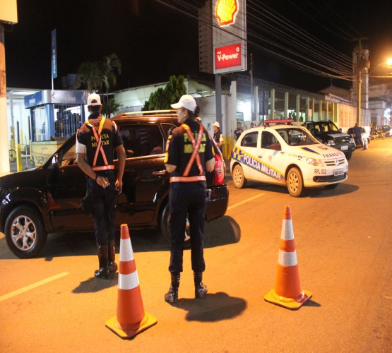 Policial da Cia de Trânsito é preso em blitz da Lei Seca