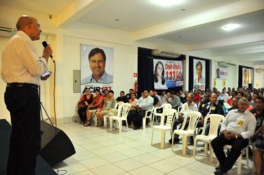 ELEIÇÕES 2014 - Confúcio sai otimista de reunião com líderes religiosos da capital