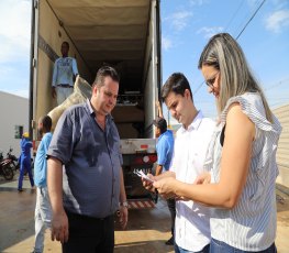 Hospital recebe três carretas de equipamentos com emenda de Lúcio Mosquini