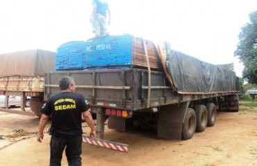 Caminhão que transportava madeira de Rondônia para os Estados Unidos é apreendido pela Sedam