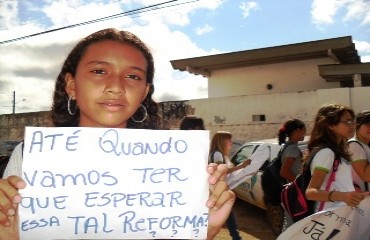 EDUCAÇÃO – Alunos de escola estadual realizam manifestação pedindo melhorias urgentes para salvar instituição - FOTOS E VÍDEO