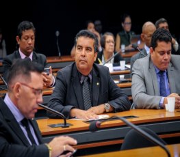 Garçon defende projeto que impede corte de água e luz de usuários de baixa renda