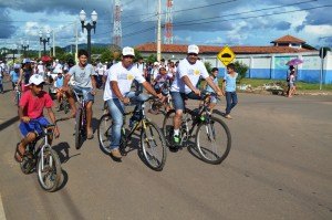 Passeio ciclístico e passeata educam para o trânsito em Nova União