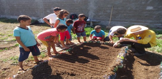 Projeto Semeando Sustentabilidade promove implantação de hortas comunitárias