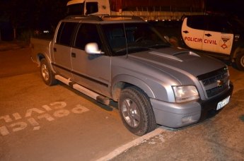 Policia Rodoviária apreende caminhonete que teria sido furtada no estado de Mato-Grosso