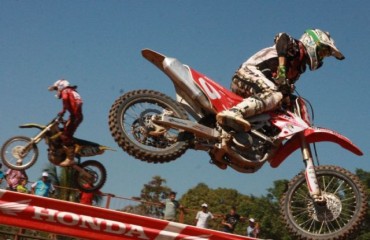 Pilotos do Motocross Estadual comandam a festa nos 20 anos de Cacaulândia