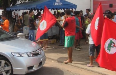 Manifestação de Sem Terra dificulta trânsito na capital; liderança busca conversar com a Caixa sobre o projeto “Minha casa, Minha Vida” - Fotos