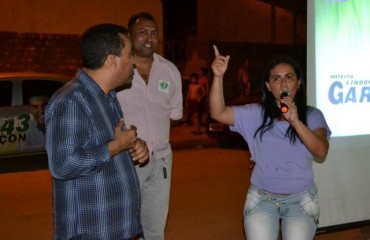 ELEIÇÕES 2012 -  Lindomar Garçon apresenta propostas aos moradores do bairro Caladinho