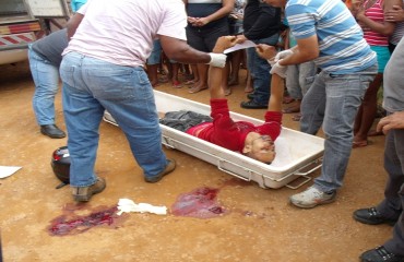 SEIS TIROS - Rixa entre jovens termina em homicídio a bala - FOTOS