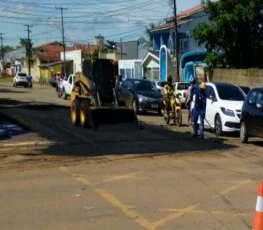 Operação tapa-buraco sem sinalização provocou acidente, afirma  motorista