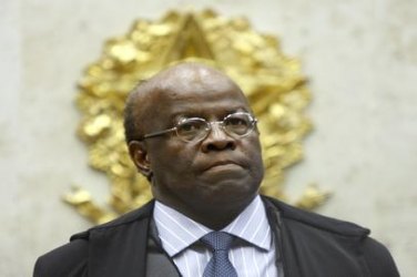 Joaquim Barbosa denuncia jornalista Ricardo Noblat por racismo