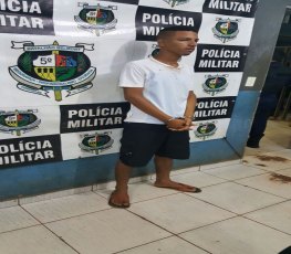 TRÁFICO  - Polícia prende jovem comercializando drogas na zona Leste