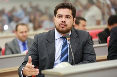 Deputado Jean reúne com secretários para atender a comunidade do Belmont