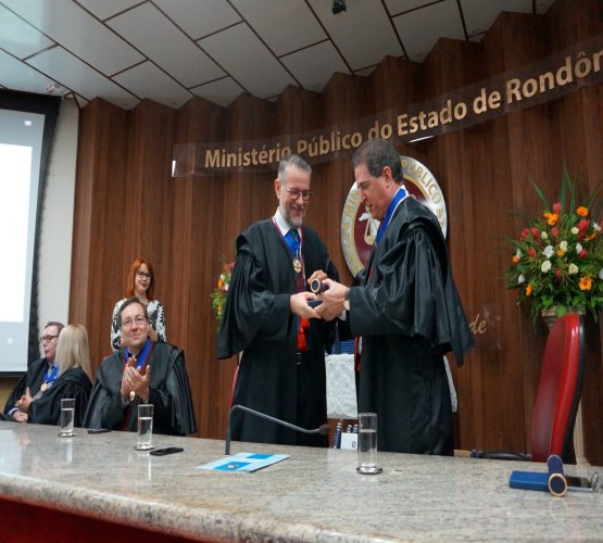 MP homenageia servidores com entrega da Medalha de Bons Serviços