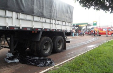 CEREJEIRAS - Carreta atropela e mata ciclista idoso