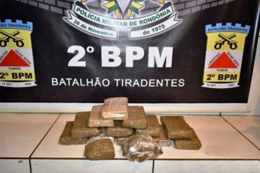 JI-PARANÁ - PM prende jovem transportando 06 quilos de Maconha