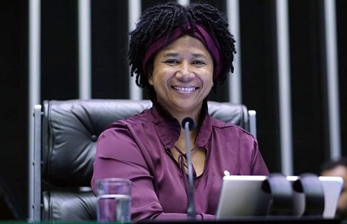 ENQUETE: Eleições 2026 — Para o Senado, Rondônia tem duas vagas. Você votaria em Silvia Cristina para ser a representante feminina do estado no Congresso Nacional?