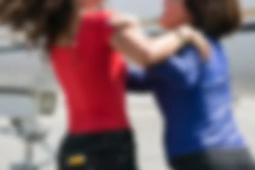 BARRACO: Briga por ciúmes e mensagens no WhatsApp termina com duas mulheres presas