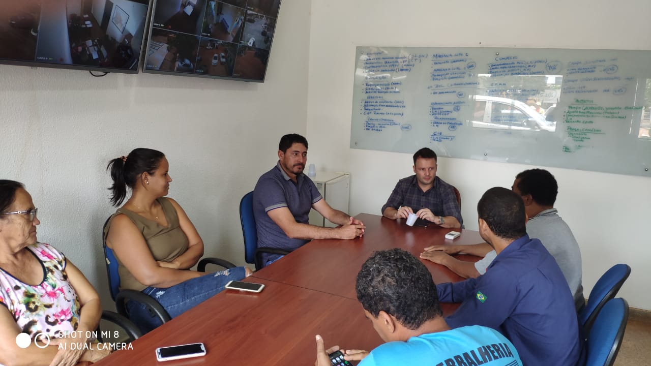 REUNIÃO: Marcio Pacele busca melhorias para o bairro Lagoa em reunião na Secretaria de Obras