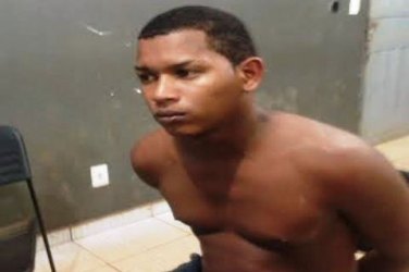 Homem é preso após roubar três pessoas com arma similar