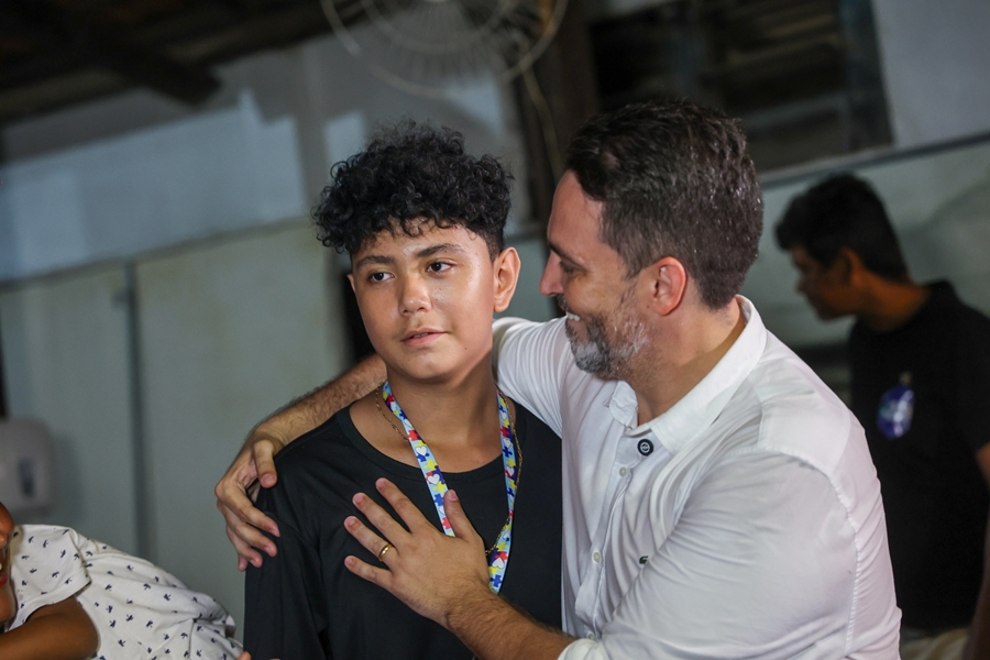 LÉO MORAES: tem encontro especial com mães atípicas e filhos neurodivergentes