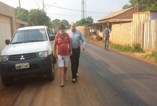 Vereador Edwilson Negreiros acompanha pavimentação em bairro na Zona Norte