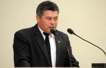 Deputado “vira-casaca” é líder do governo na ALE, filha de parlamentar foi nomeada para Casa Civil