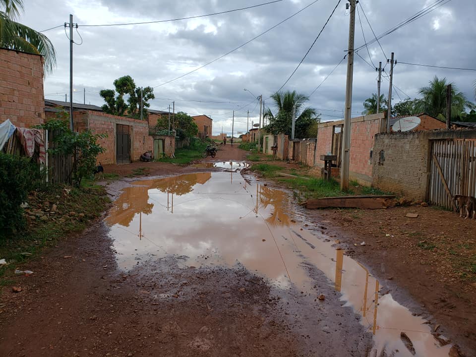 DESCASO: Moradores do Bairro Aponiã se dizem esquecidos pela Prefeitura da capital