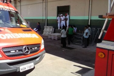 Funcionária de supermercado da Capital prende mão em moedor de carne