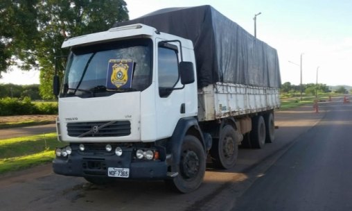 Caminhão roubado no MT é recuperado pela PRF 