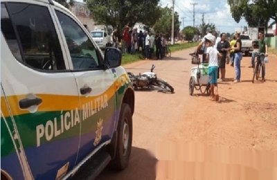 Motociclista atropela pedestre na 25 de Agosto